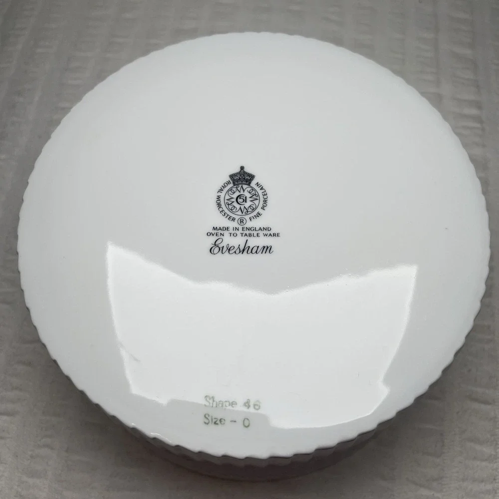 Royal Worcester Fine Porcelain Evesham Gold Soufflé Dish Made In England
